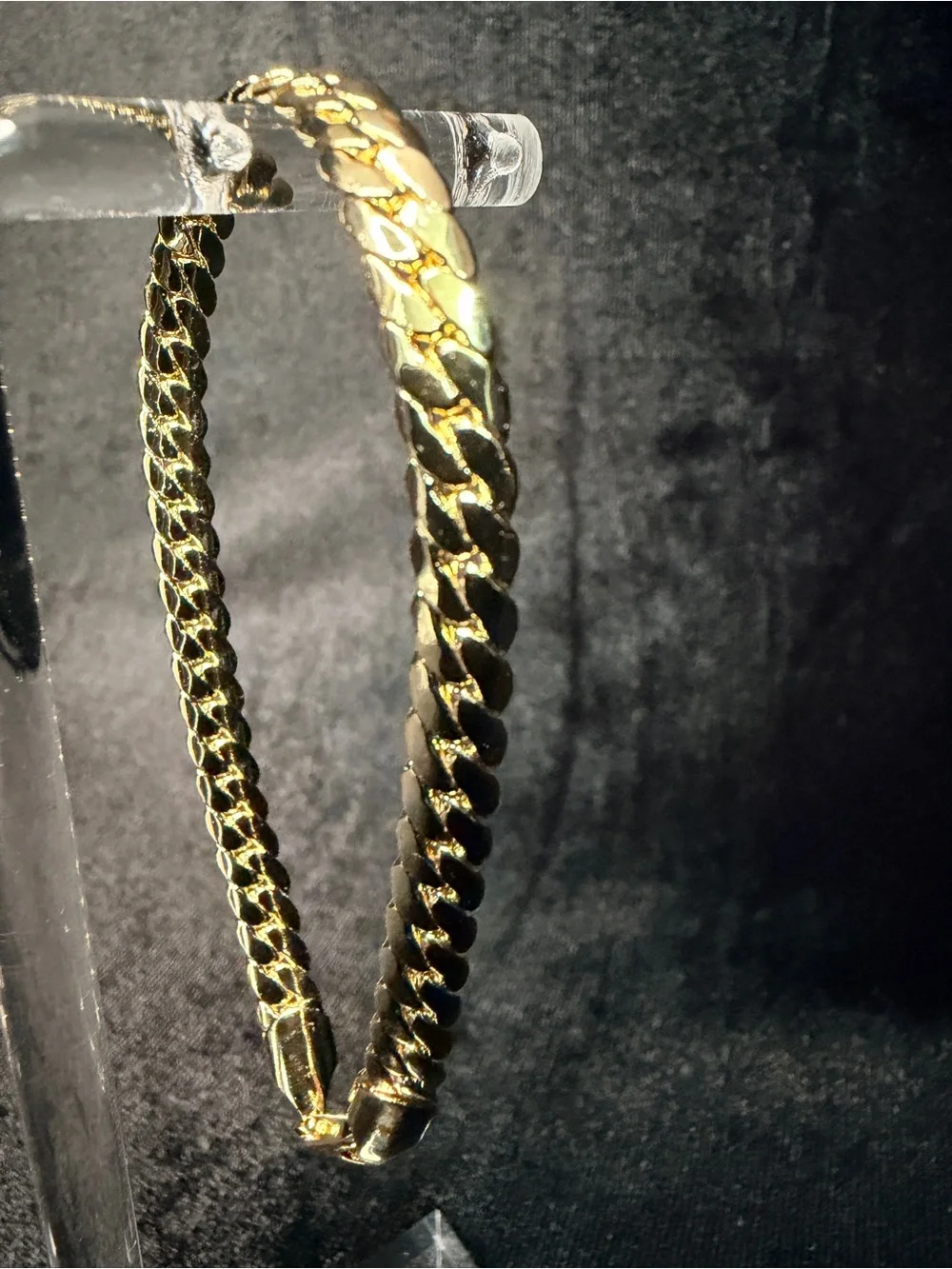 Miami Cuban 7.5in 5.5MM 14K Gold finish bracelet. Elegant! Hypoallergenic